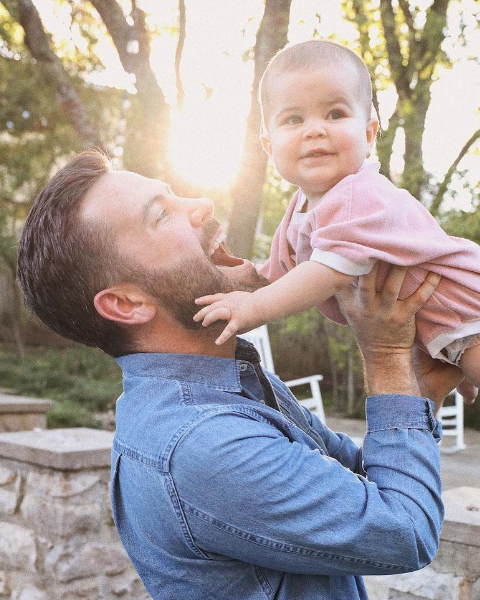 Nationwide influencer dad with child