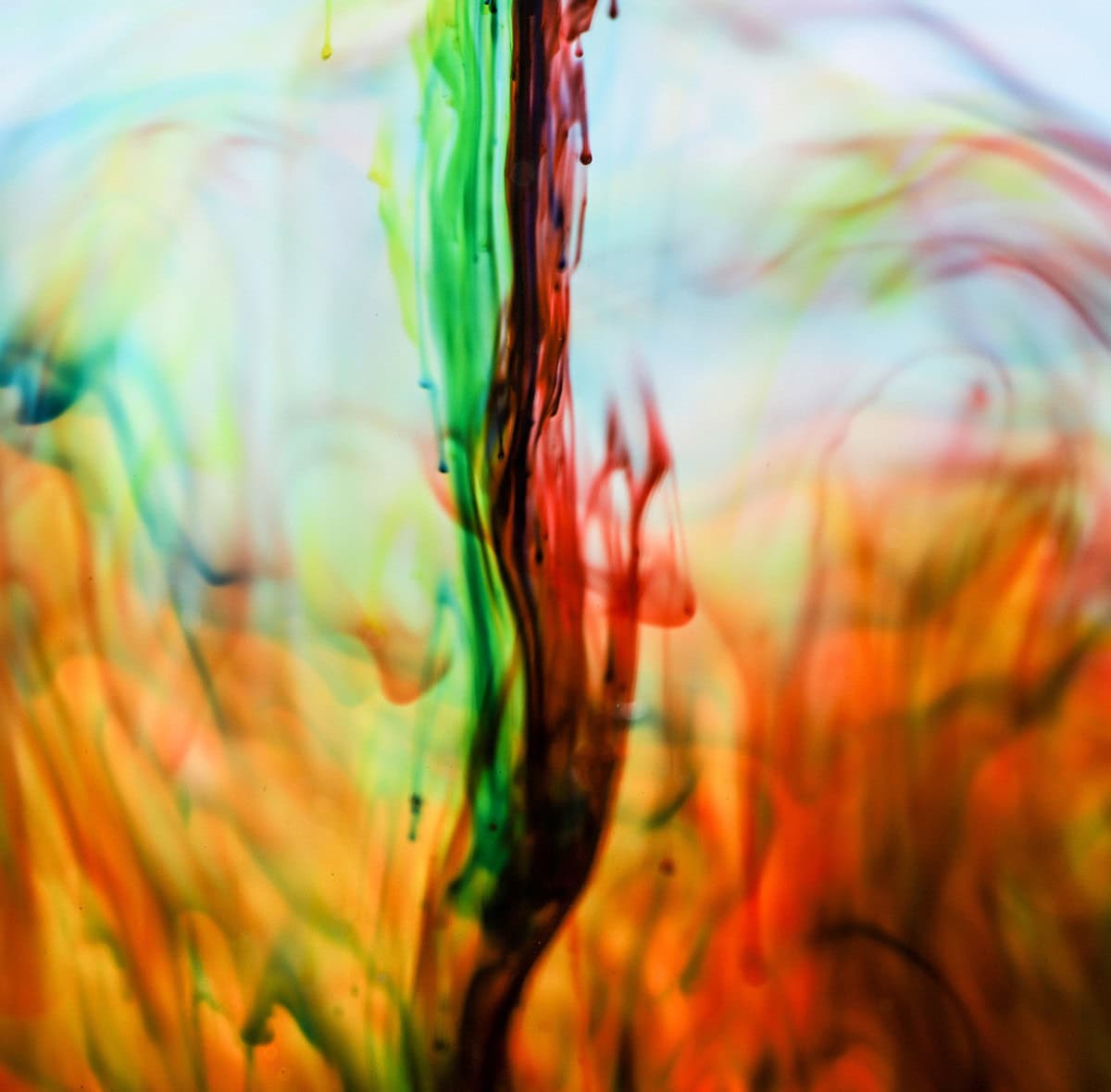 Lessons from natural food dye: Building reputational advantage during legislative shifts